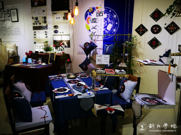 bat365官网艺术学院2017届毕业生作品展开幕