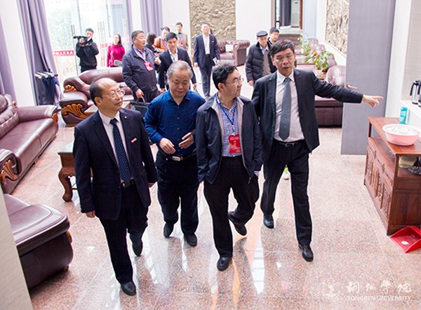 9实地走访梵净人文馆.jpg
