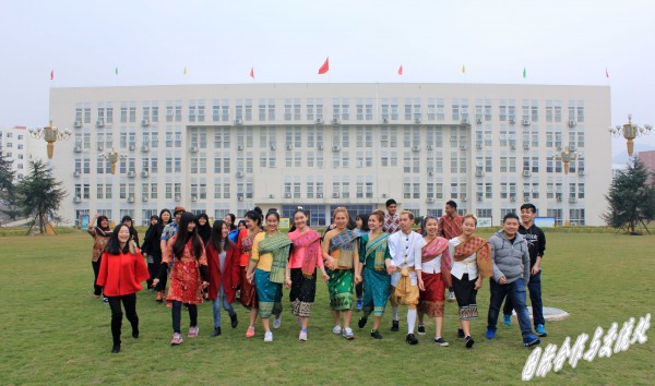 bat365在线中国登录入口留学生风采.jpg