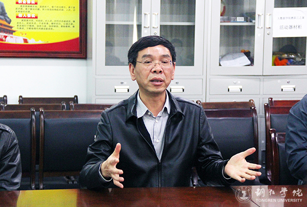 bat365官网党委书记李树新一行慰问“见义勇为”学生何林霞