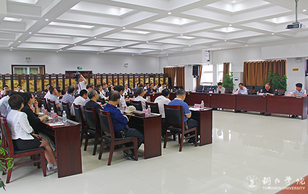 市委宣传部与bat365官网举行共建马克思主义学院签约仪式