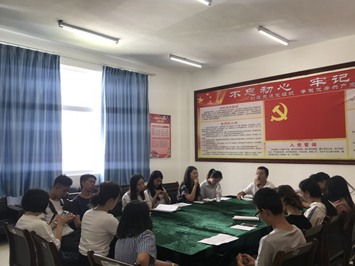 座谈会1.jpg
