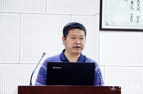 16bat365官网副校长王嘉福主持闭幕式.jpg