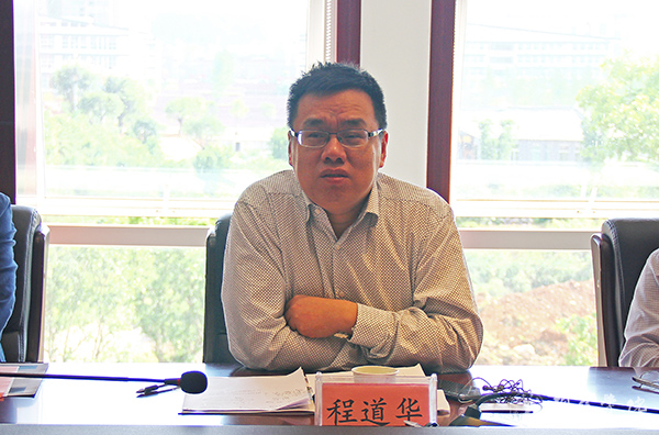 铜仁蔚蓝航空学校来bat365官网洽谈合作办学事宜